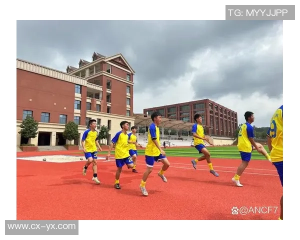 足球荧光点亮夜空激情赛场展现无限可能与梦想追逐